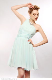 服装产品与家用电器 现代家庭消费的两大支柱