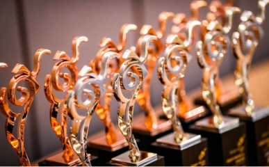 实力MAX，蓬景数字荣膺金鼠标“年度十佳数字营销技术公司”大奖，引领移动互联网研发与维护新浪潮